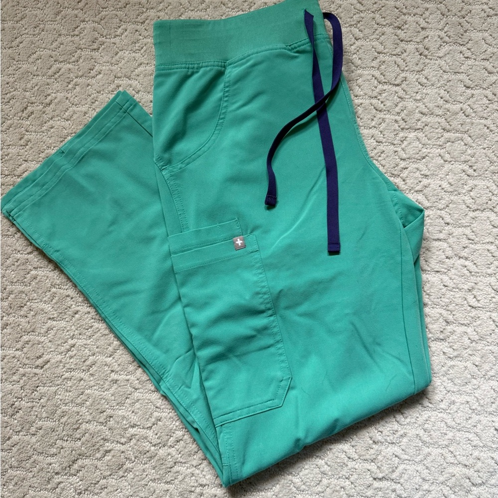 Women’s Kade Cargo Scrub Pants